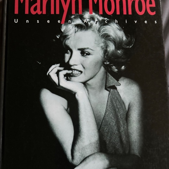 Marilyn Monroe books - Picture 3 of 5